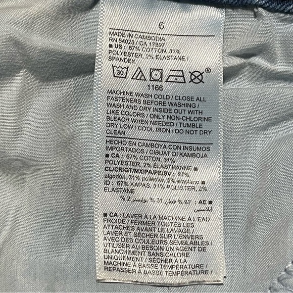 Old Navy Women’s Mid Rise Power Slim Straight Medium Wash Jeans Size 6 - Picture 8 of 8